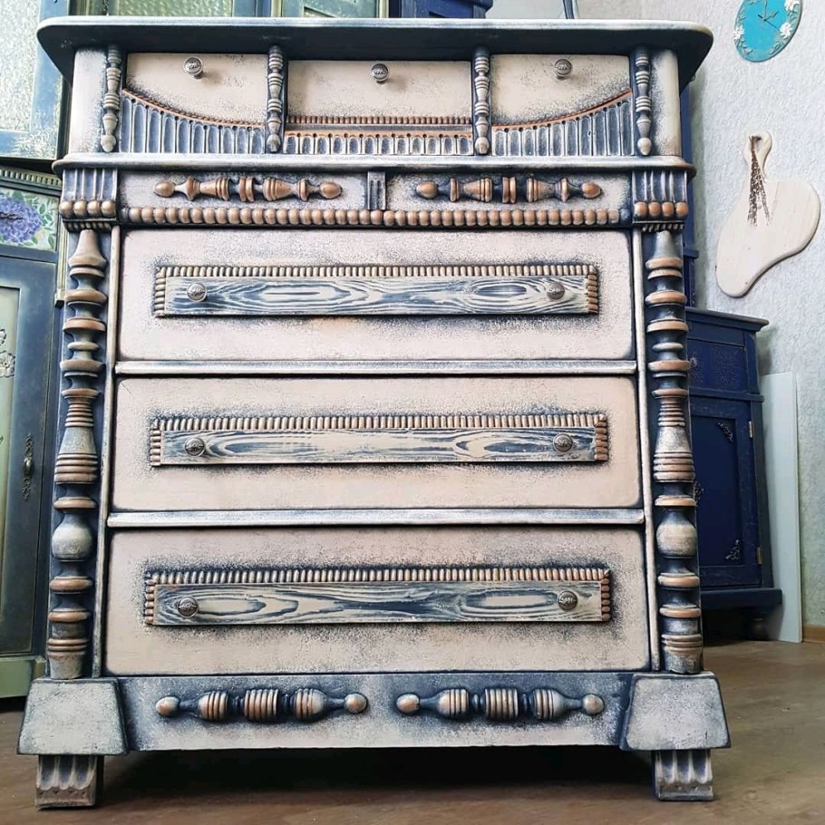 Старинный комод декор