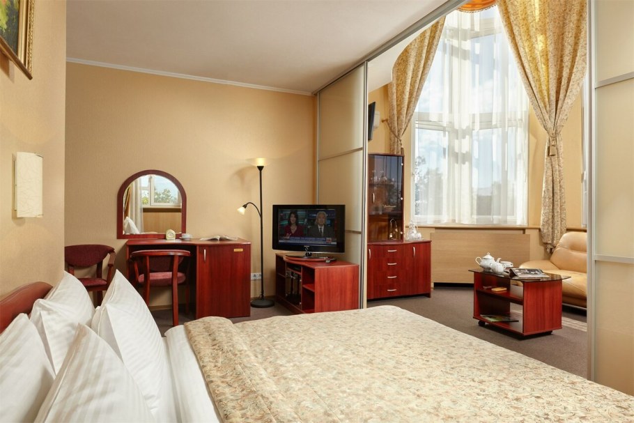 Гостиница Октябрьская