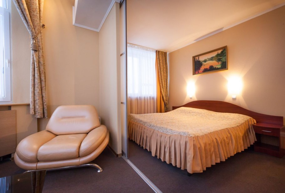 Верхневолжская набережная гостиница Октябрьская