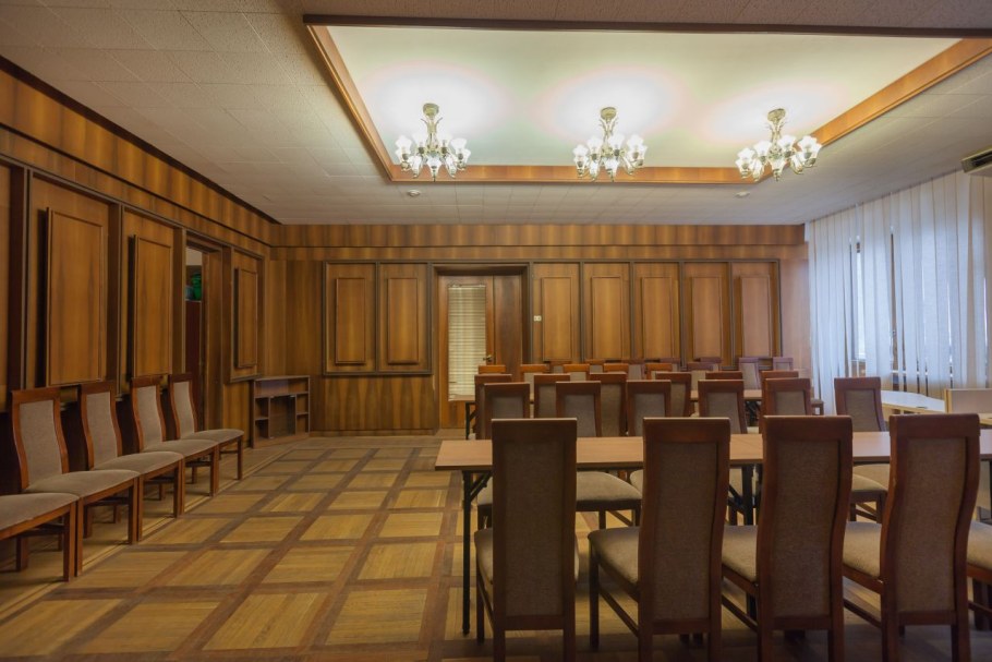 Октябрьский зал конференц зал