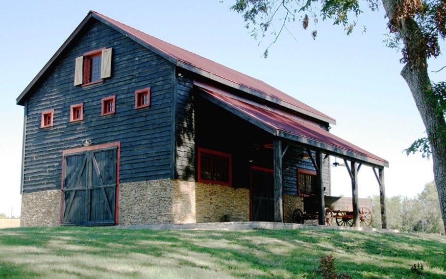 Сарай (the Barn) movie