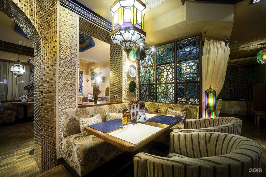 Ресторан диван сарай