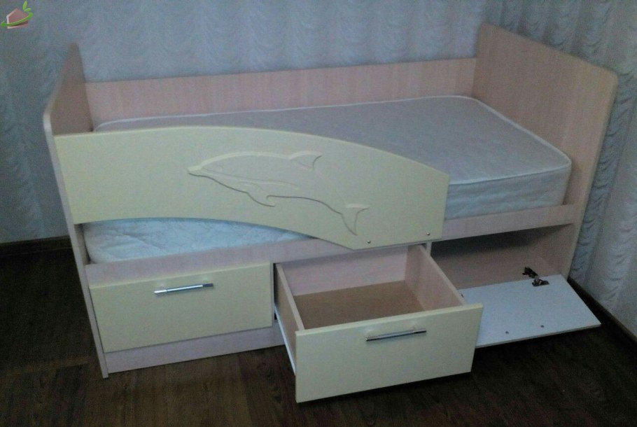Детская кровать Дельфин с ящиками 1.6