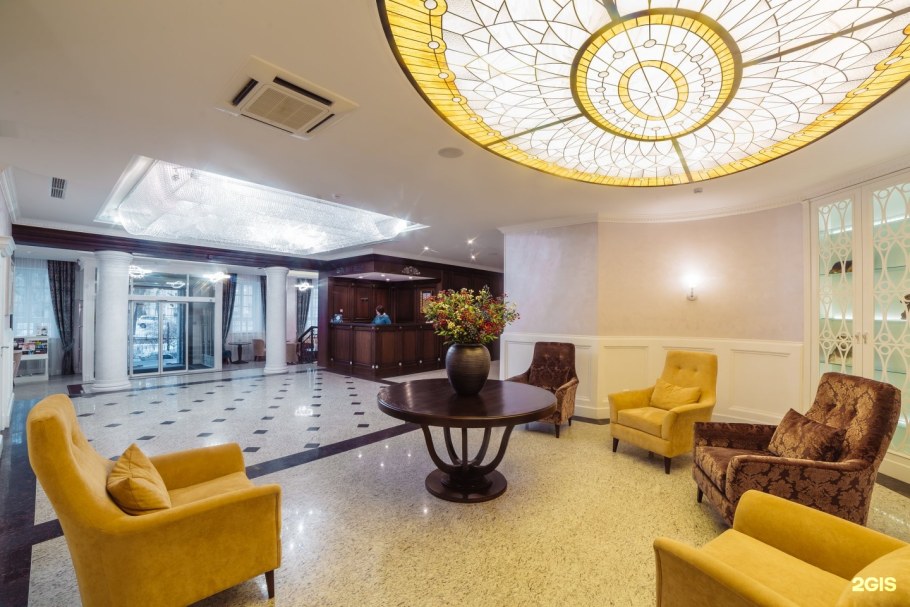 Холл отеля Гранд 4