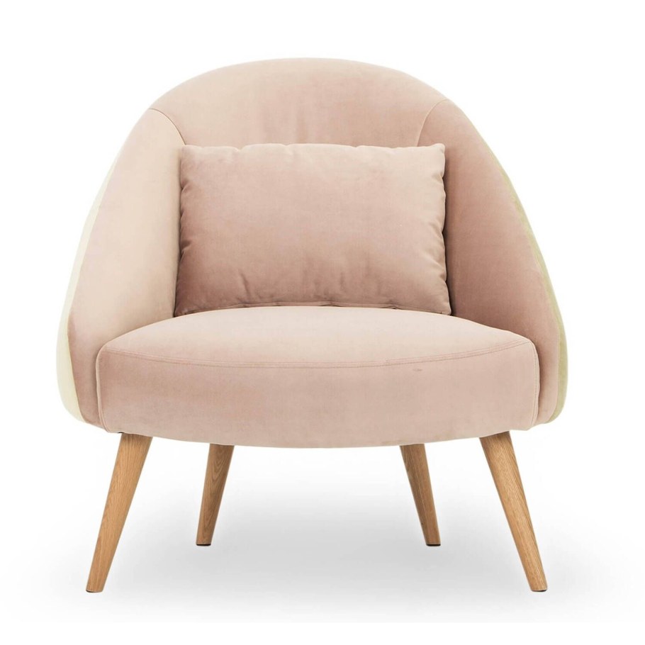 Мягкое кресло в спальню