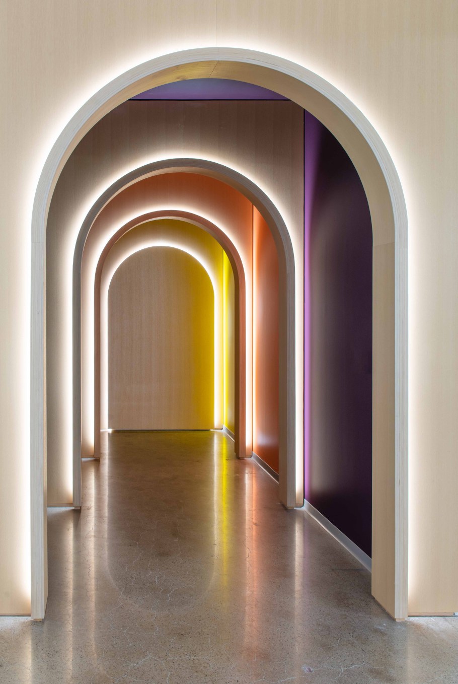 Арочная ниша в стене