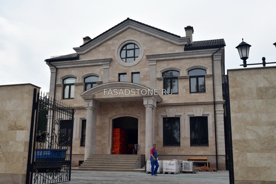 Армянский травертин фасад