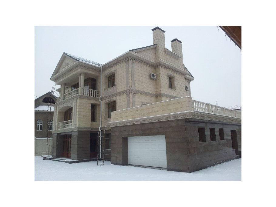 Дома из травертина в Армении