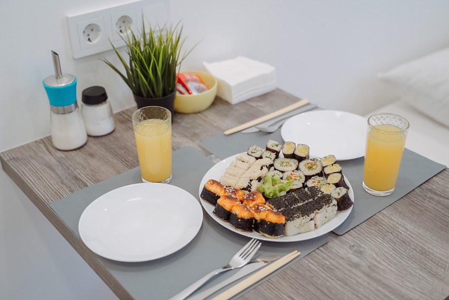 Мини стол в апарт отеле