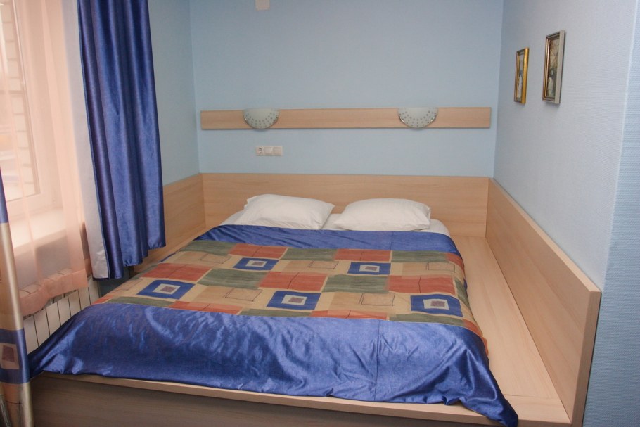 Гостиница два крыла