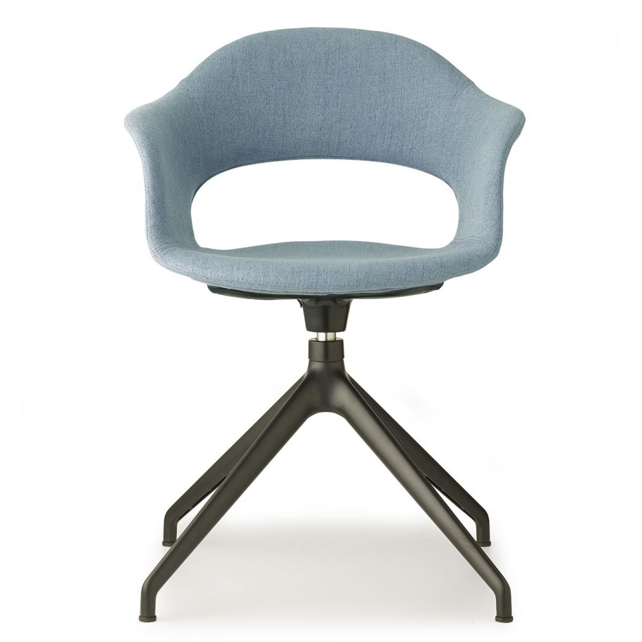 Кресло на крыше машины