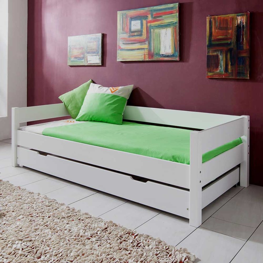 Детская кровать с выдвижным спальным местом