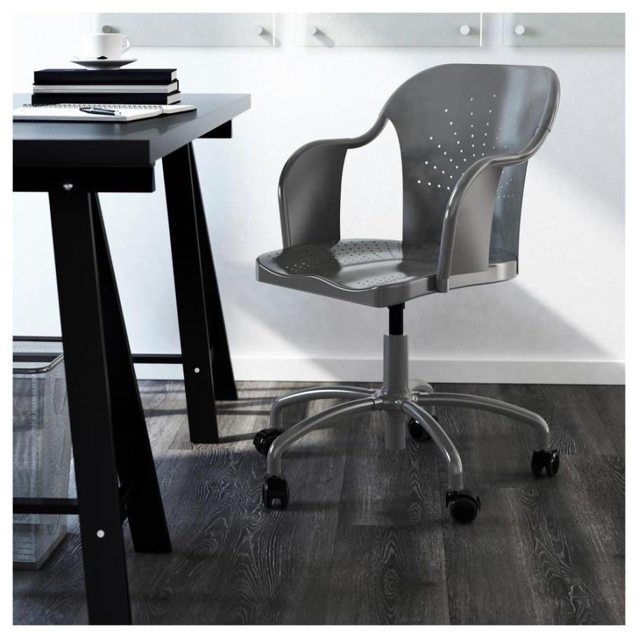 Икеа кресло БЛЕКБЕРГЕТ