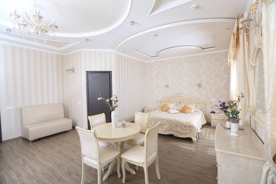 Отель Монарх Геленджик