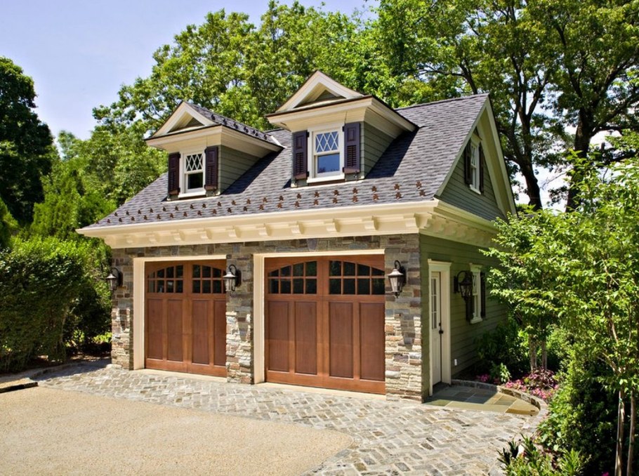 Гараж в английском стиле