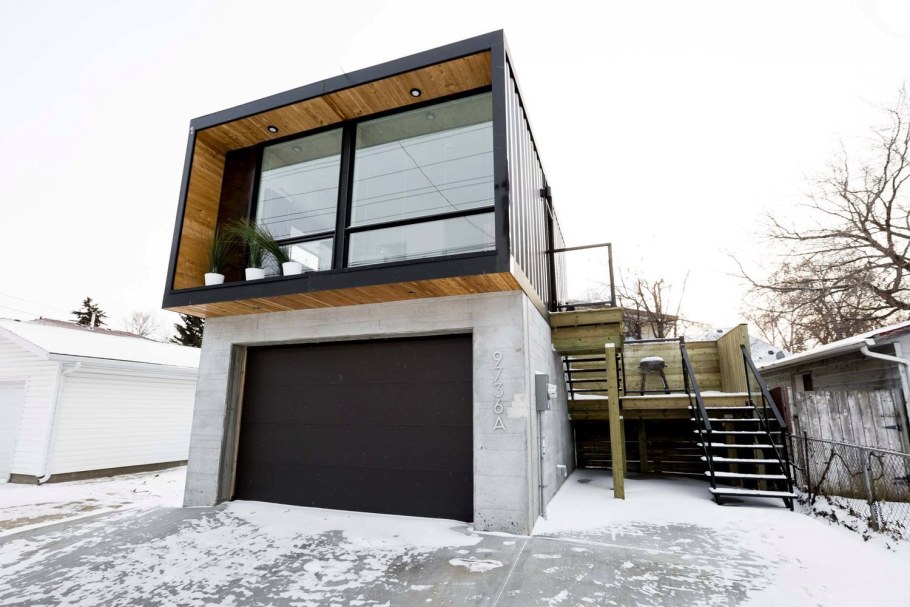 Дом над гаражом