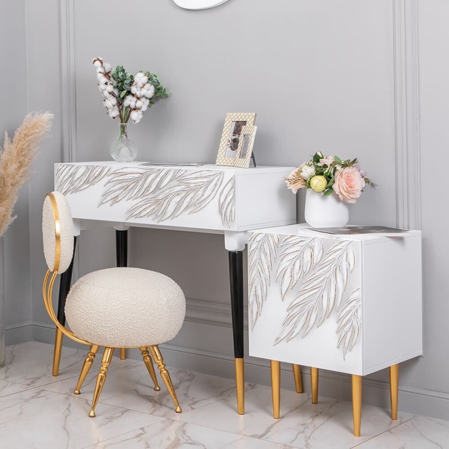 Мебель на ножках шпильках фото в интерьере