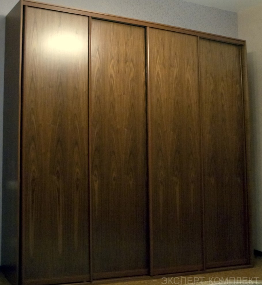 Встроенный шкаф из шпона