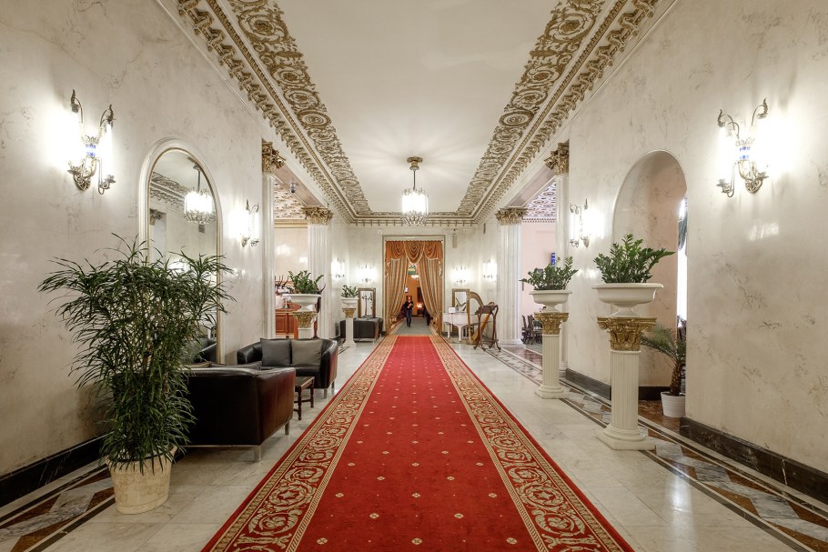 Легендарный отель Советский