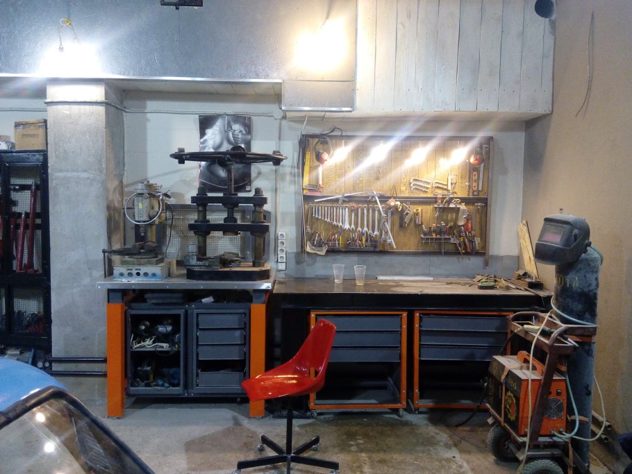 Автосервис в стиле лофт