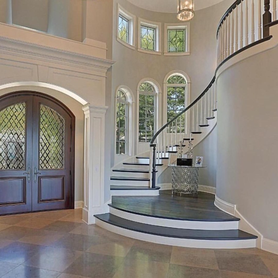 Парадные лестницы в частном доме