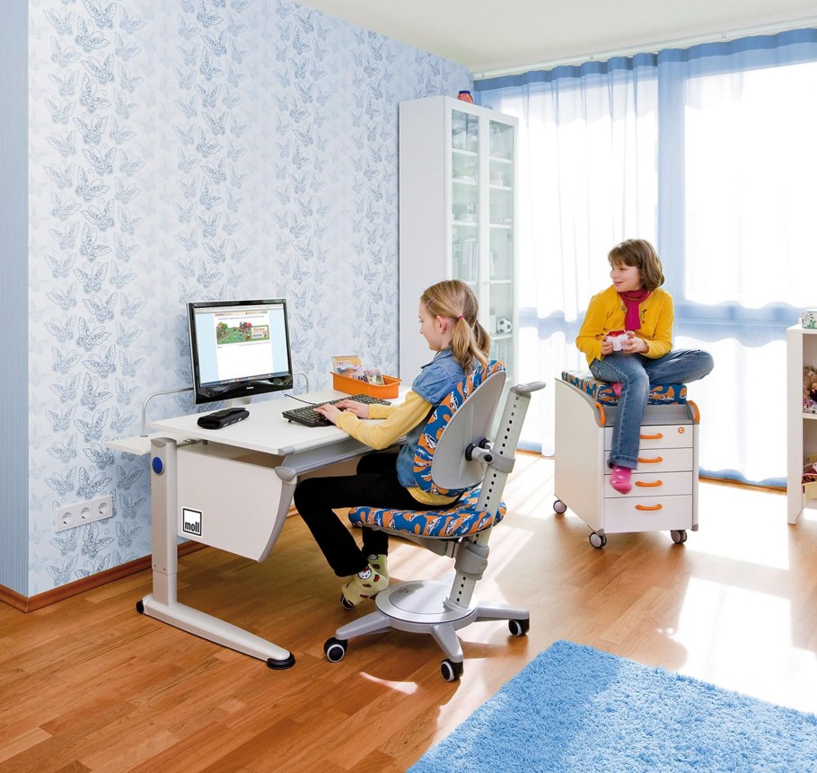 Эргономические столы для школьников