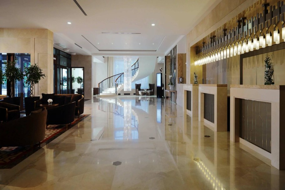 Лобби отеля Марриотт Новосибирск