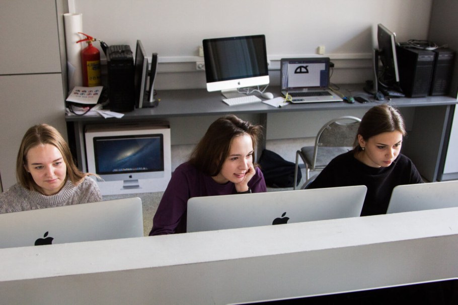 Графический дизайнер университет