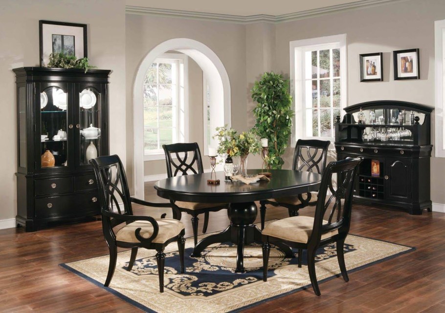 Черные стулья для столовой и гостиной