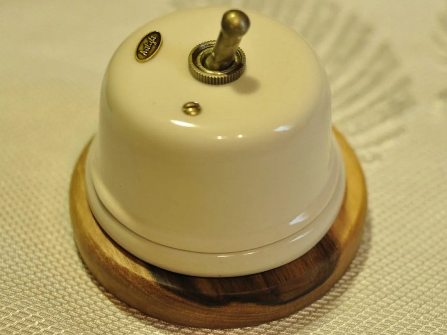 Выключатель тумблерный ретро