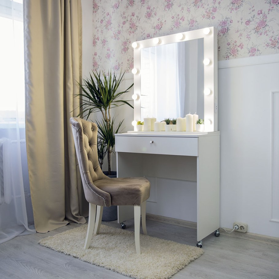 Гримерный стол Сиберия с зеркалом и ящиком