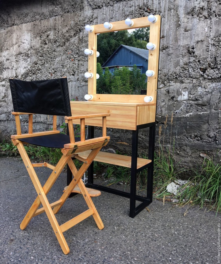 Столик для макияжа лофт