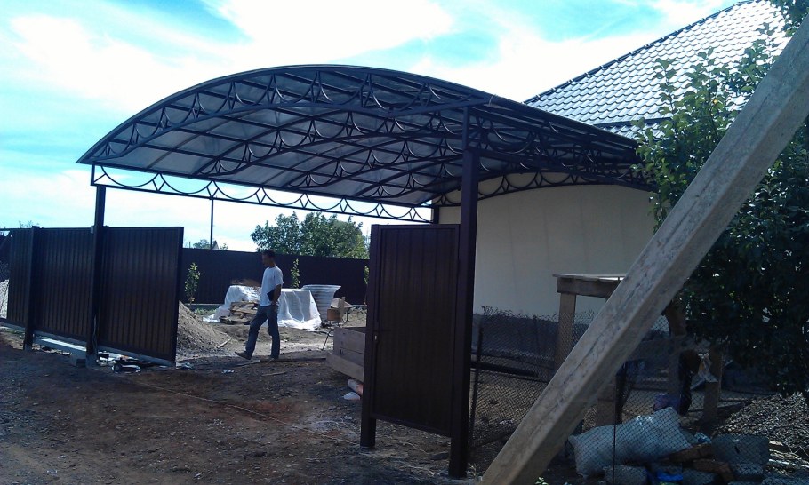 Металлочерепица на арочный навес