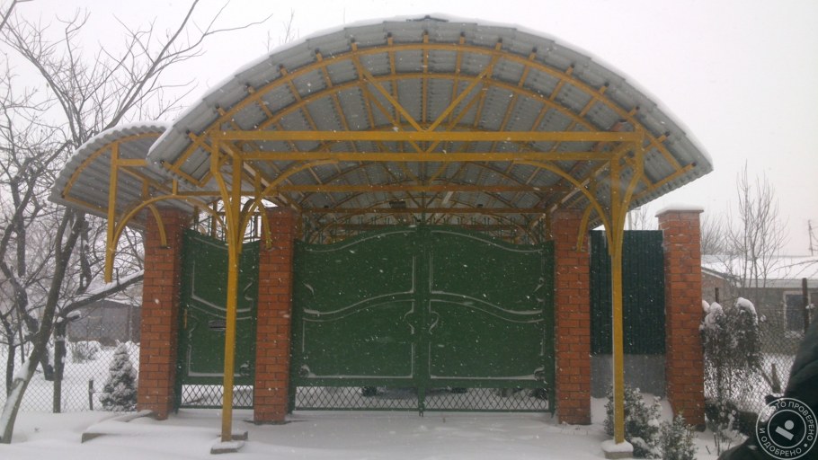 Навес из металлочерепицы полукруглый