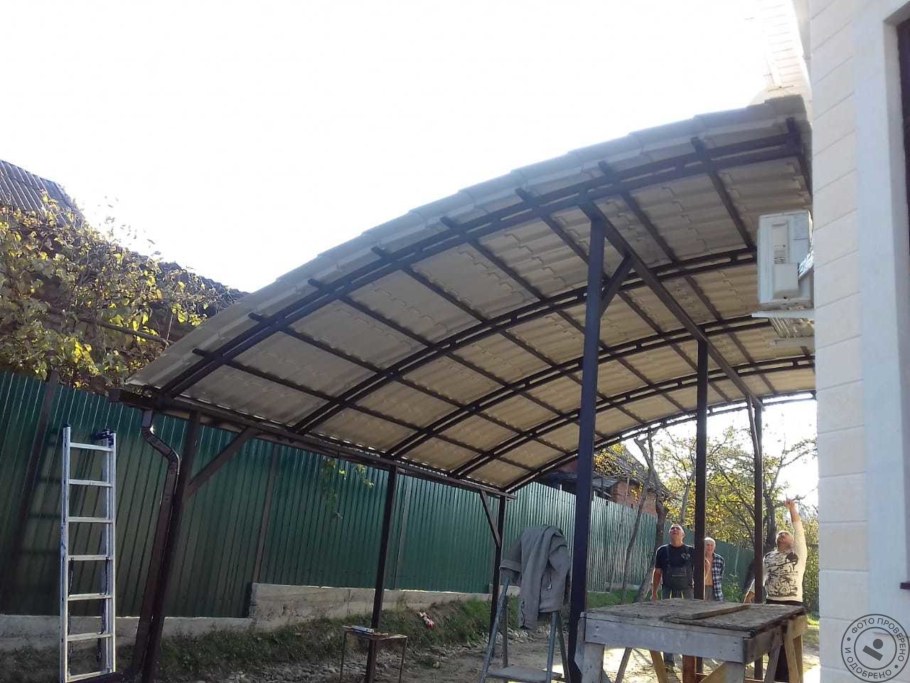 Полукруглый навес из профнастила