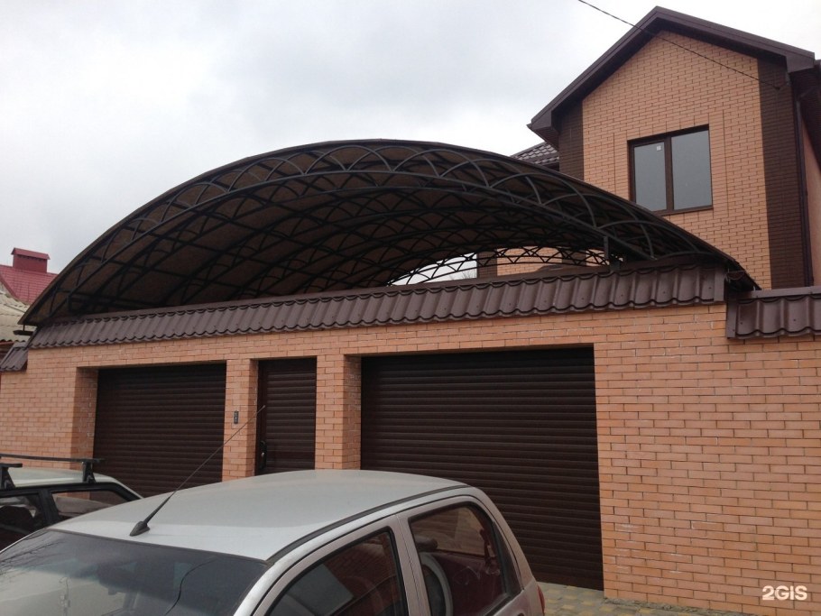 Навес для машины из черепицы