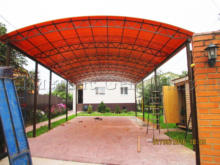 Арочный навес с металлочерепицей