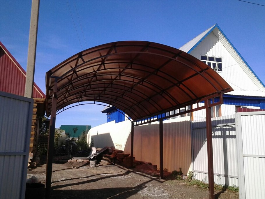 Арочный навес между контейнерами