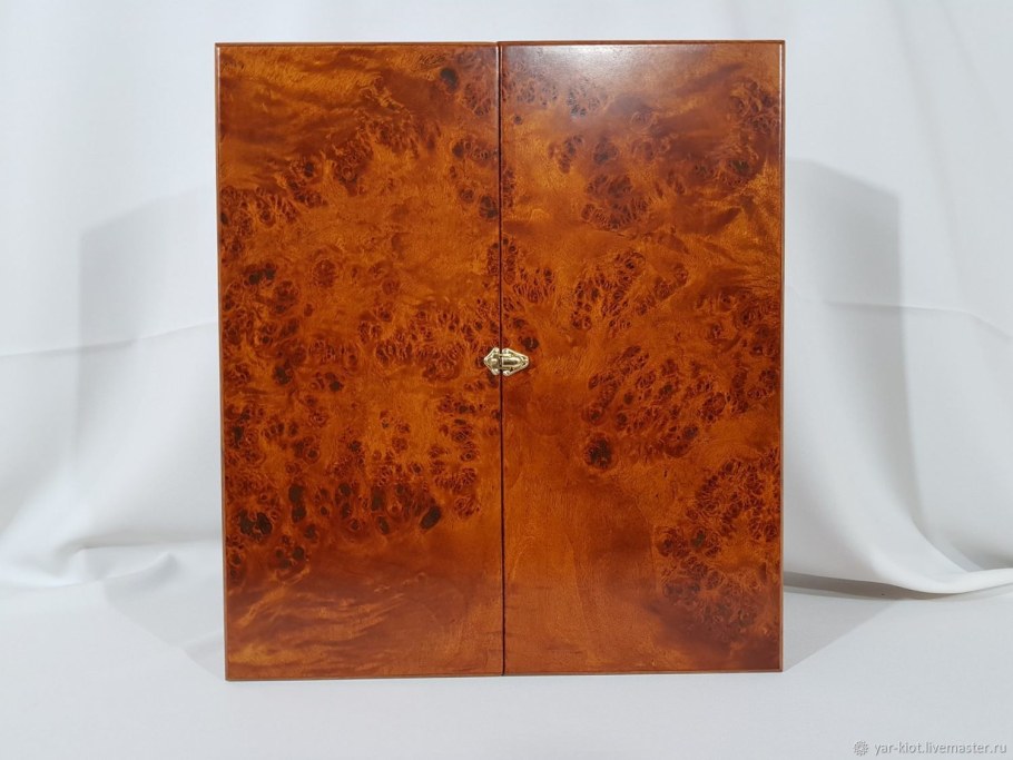 Шкатулка из шпона карельской березы