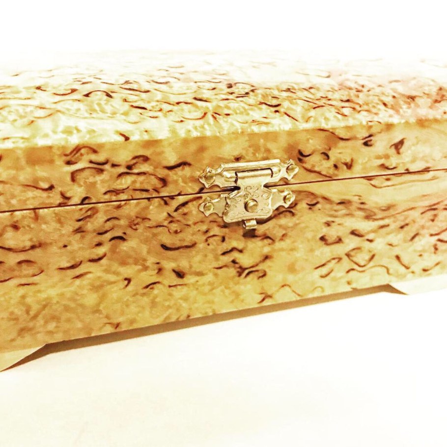 Карельская береза купюрница