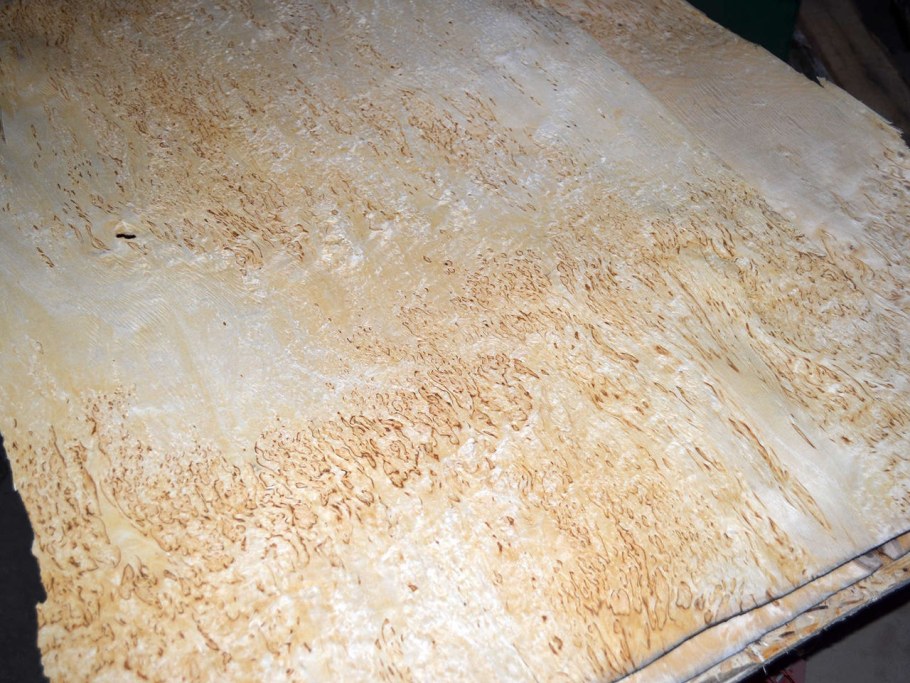 Карельская березовый шпон