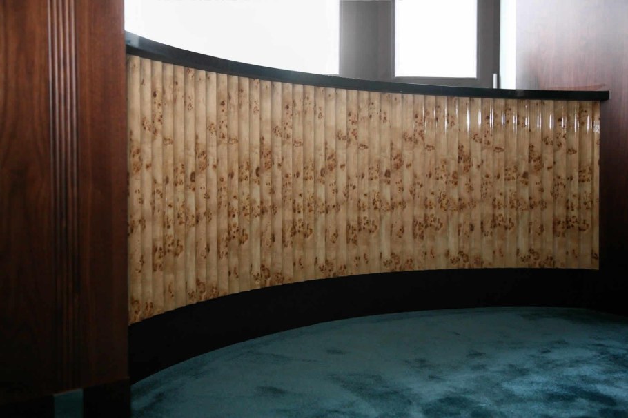 Шпон корень карельской березы