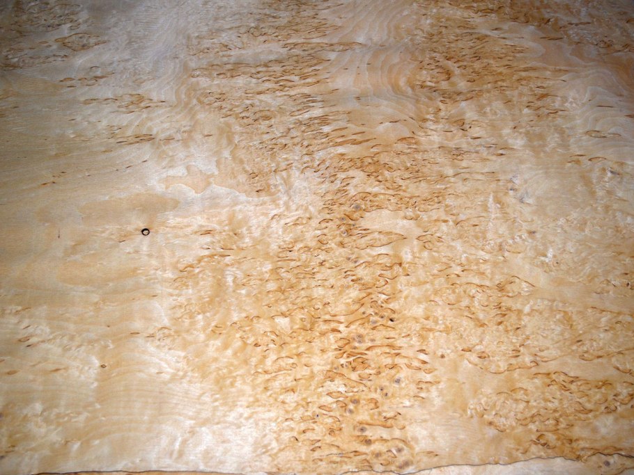 Карельская берёза голубой шпон