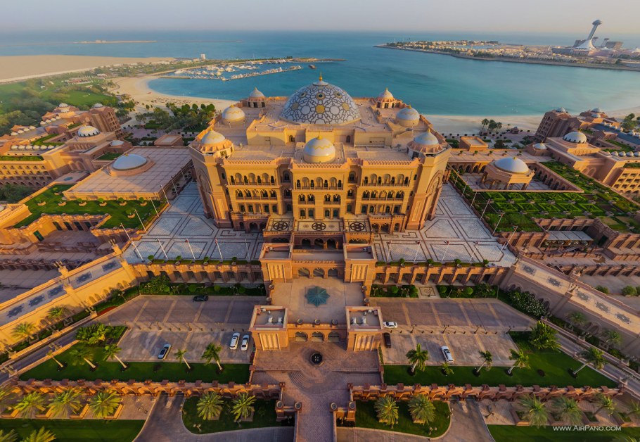 Emirates Palace в Абу-Даби