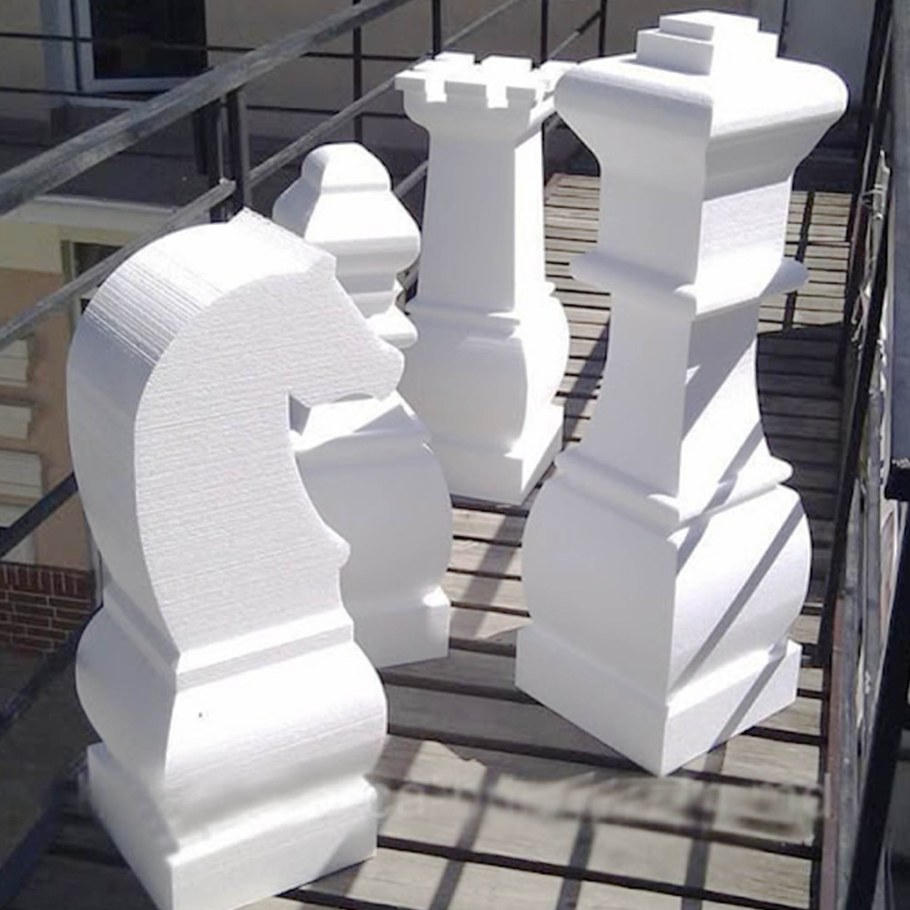 Шахматные фигуры из пенопласта