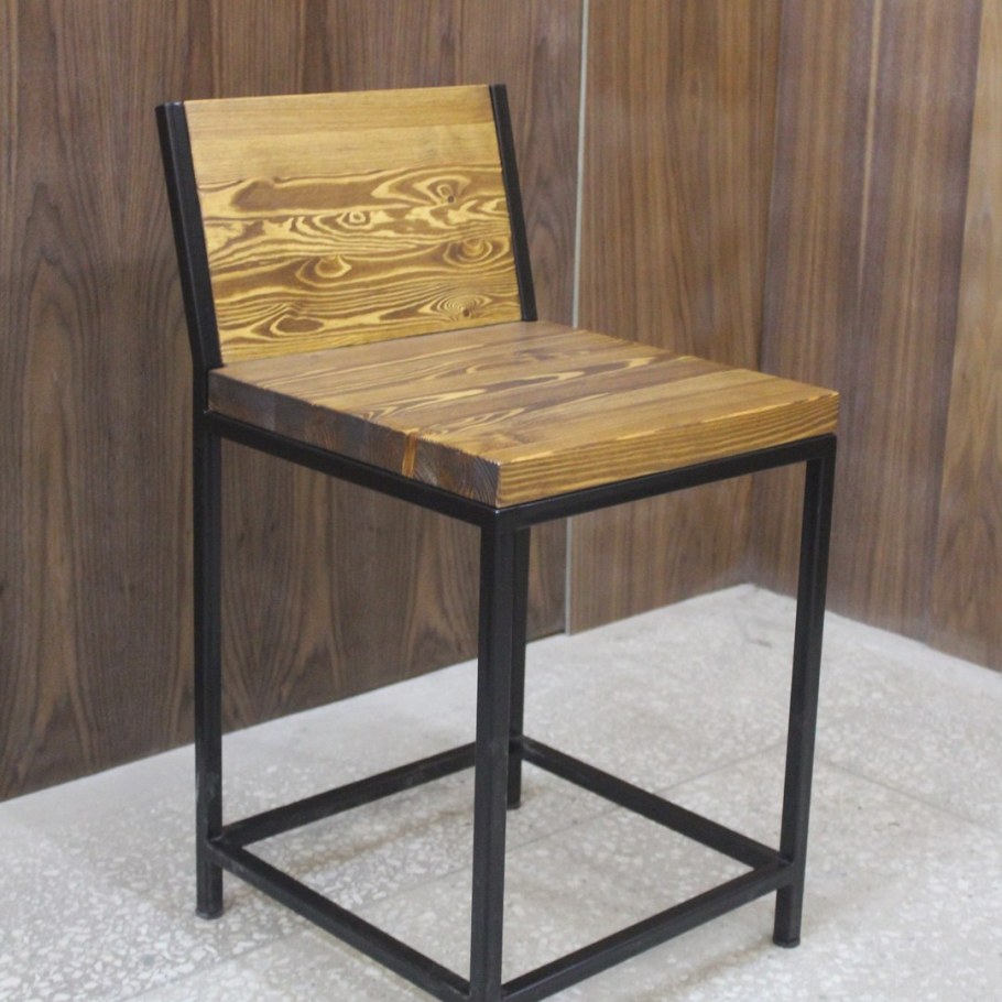 Стулья из металла и дерева