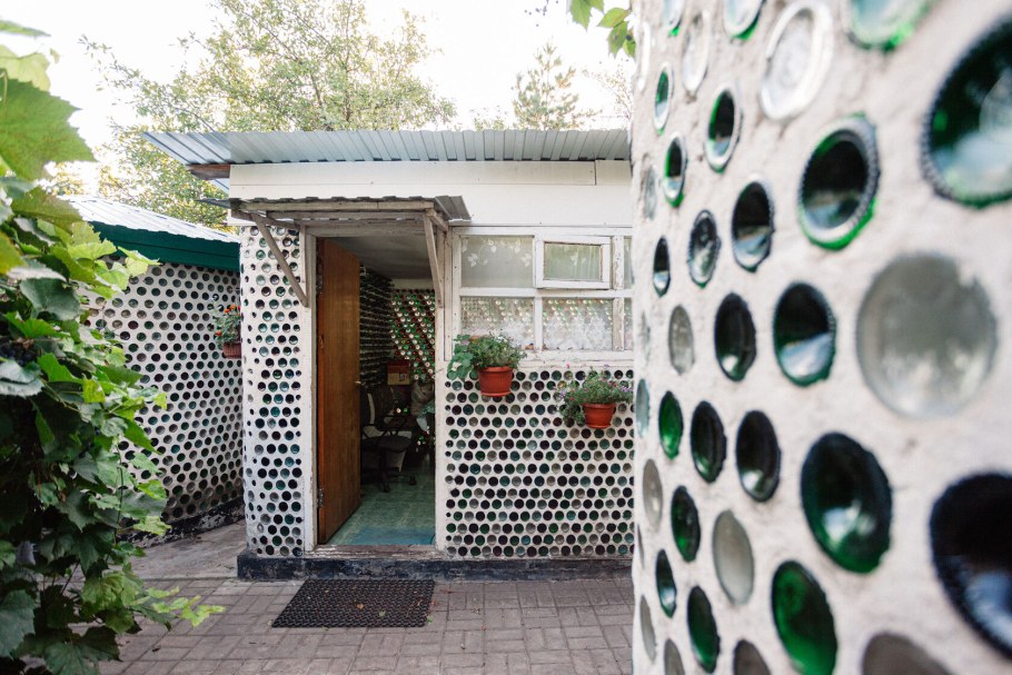 Дом из бутылок село Фентисово Курская область
