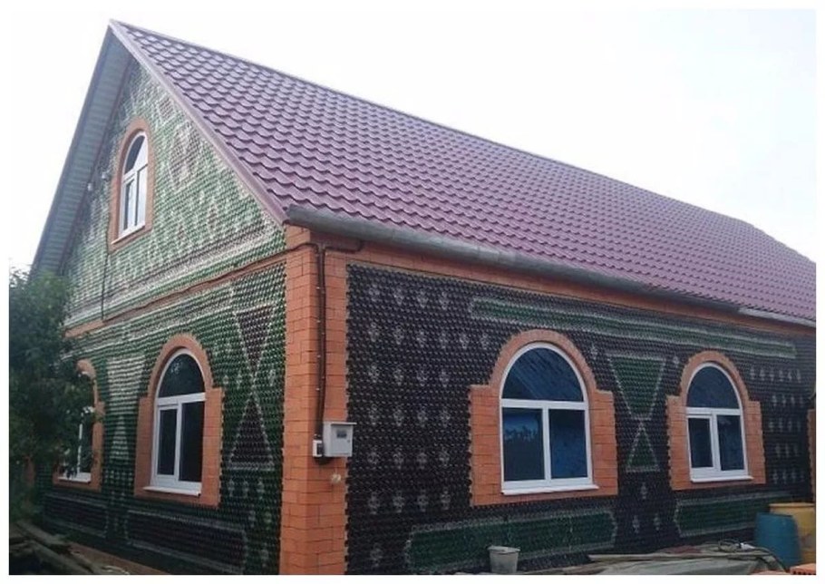 Дом из бутылок Курганинск