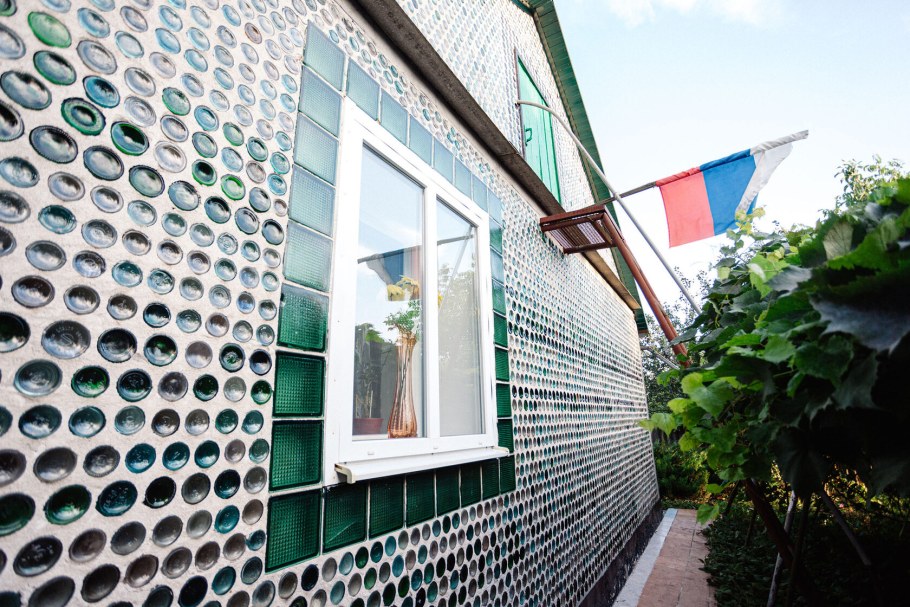 Дом из бутылок Курская область