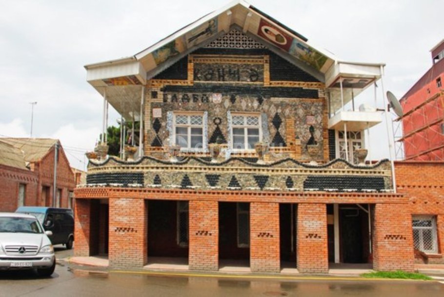 Бутылочный дом Кировабад